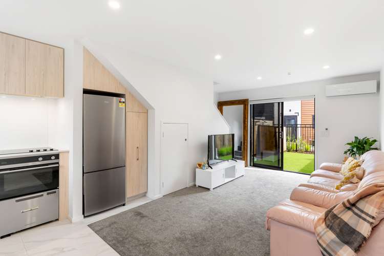 7/170 Don Buck Road Massey_2