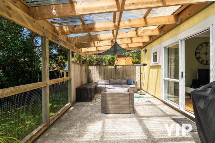 36 Bracken Road Paparangi_13