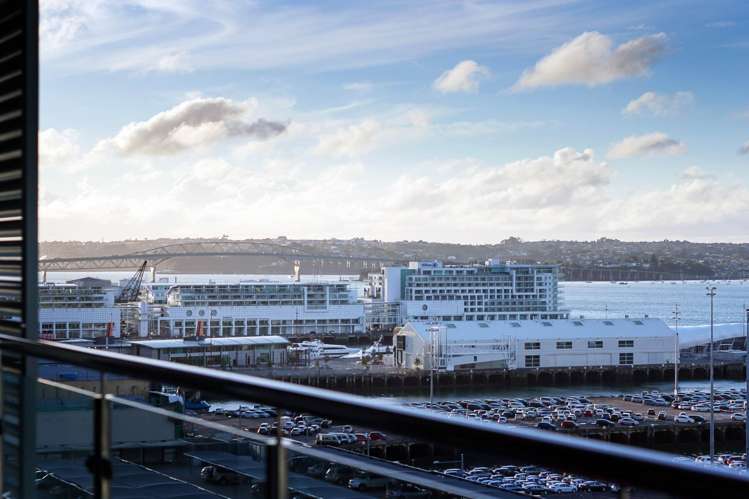 1304/30 Beach Road_0