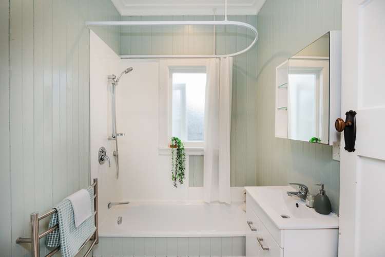 223 College Street West End_19