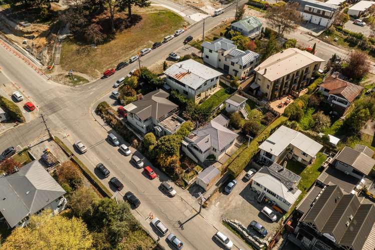 37 Man Street Queenstown_26