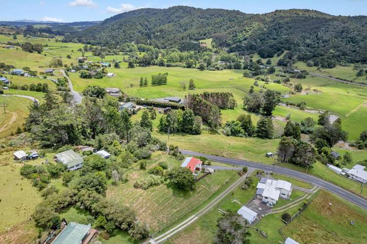 37 Valley View Road Otaika_23