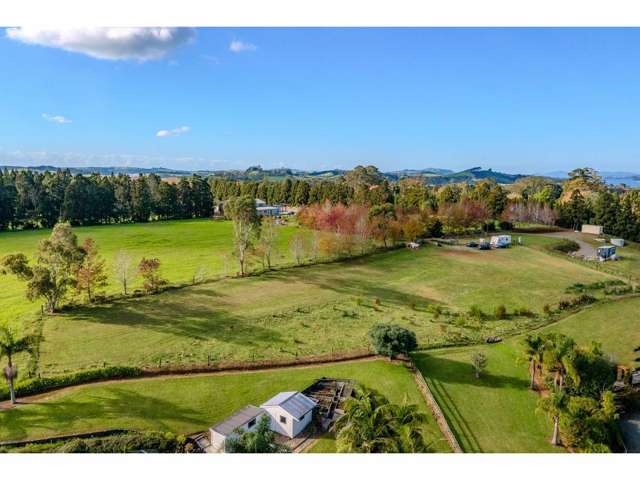 NO COVENANTS, DREAM HOME STARTS HERE!