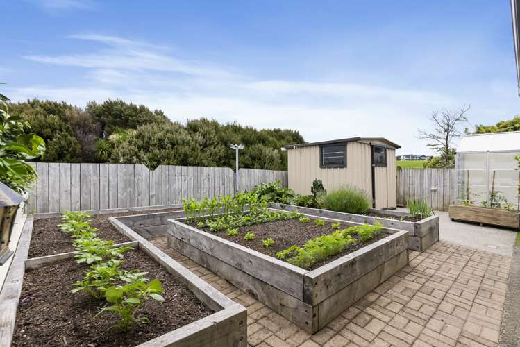 2 Columbia Crescent Beachlands_32