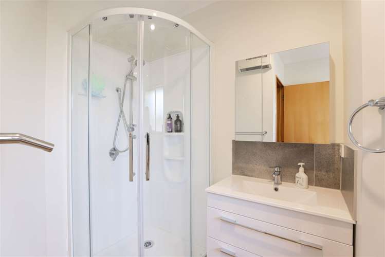 103 Pages Road Allenton_15