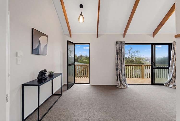 1/40 Lilburn Crescent Massey_8