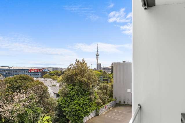 109&B11/9 Madeira Lane Grafton_1