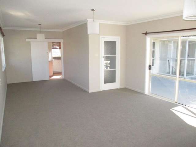 13 Scott Avenue Hamilton East_2