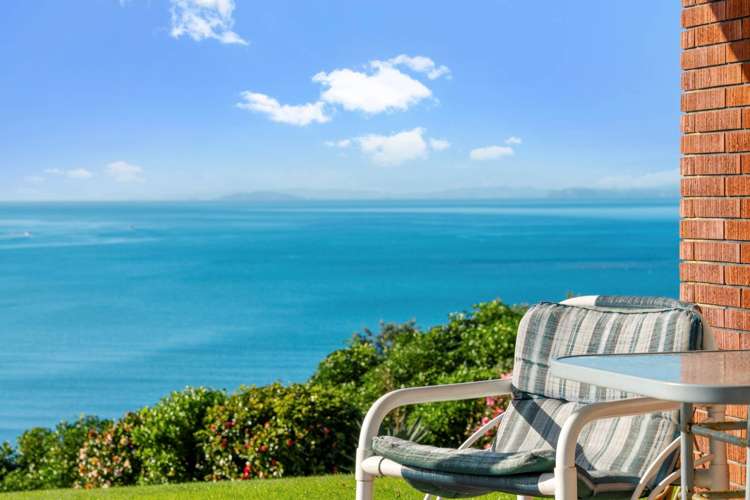 2/1017 Whangaparaoa Road Tindalls Beach_4