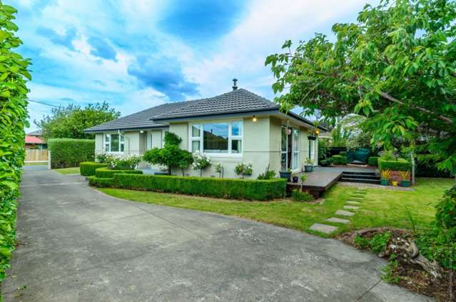 Last Days.. Deadline Sale Tuesday 9th December.