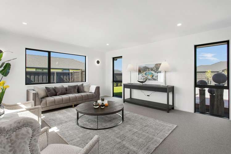 6 Earl Way Amberley_1