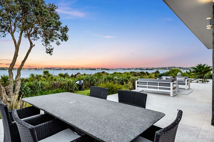 17 Calder Place Wai O Taiki Bay_11