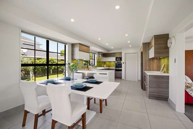 4 Larkhill Place Russley_7