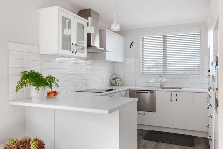 60/4 Greystone Place Omokoroa_1