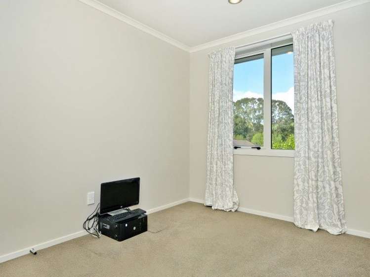 9 Cabourne Drive Glenview_4