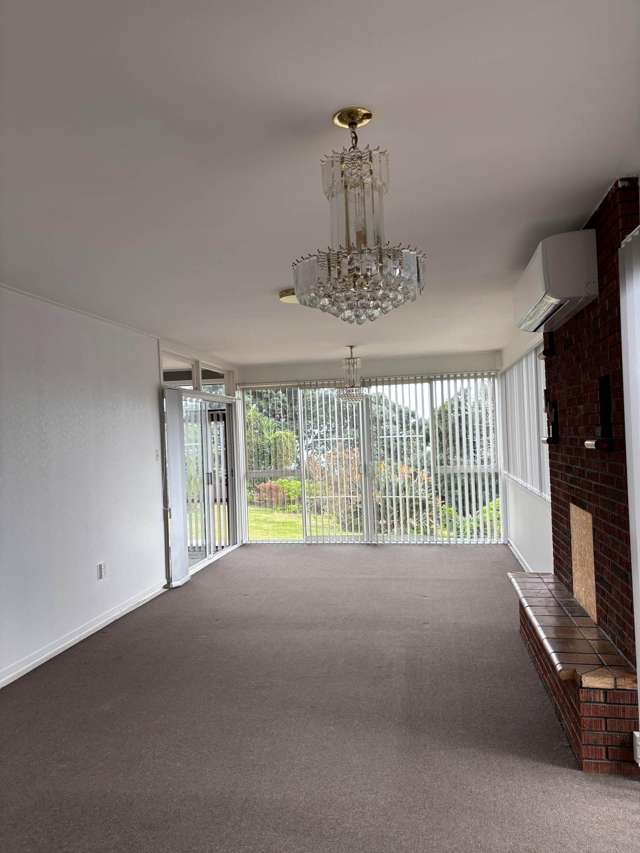 27 Ealing Crescent Beachlands_1