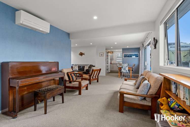 64 Beach Road Waihi Beach_10