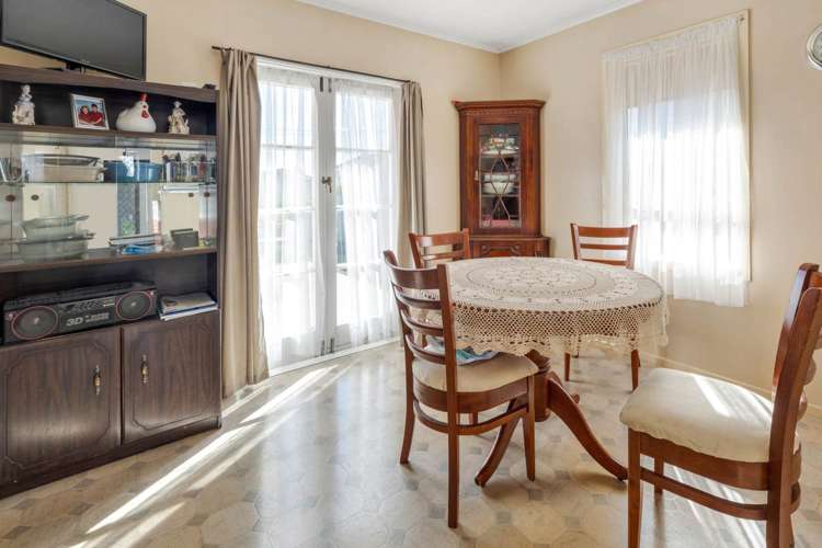 8 Gardiner Grove Mangere East_11