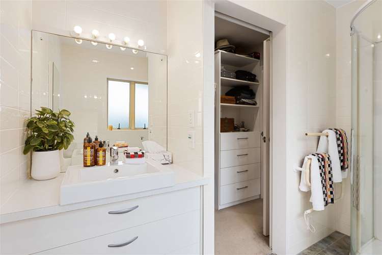 484 Beach Road Murrays Bay_26