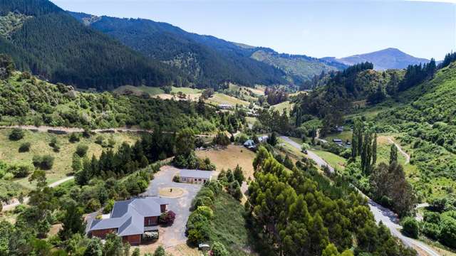 98 Mac'S Road Hira_1