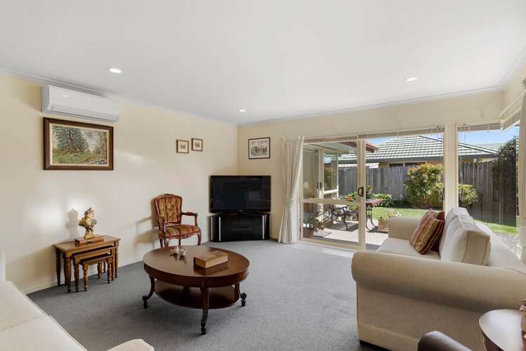 210 Hill Road The Gardens_5