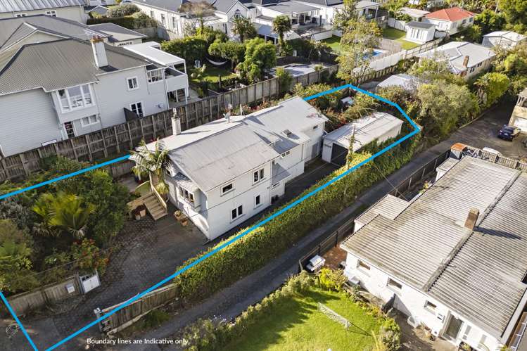 20 Lake Road Devonport_12