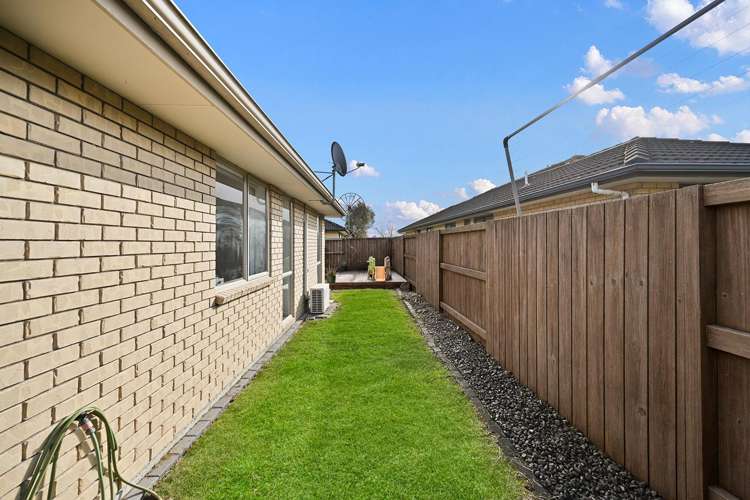 221 Old Farm Road Hamilton East_17