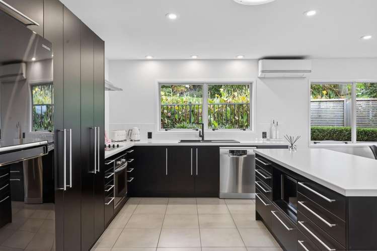 5A Simmonds Grove Greerton_9