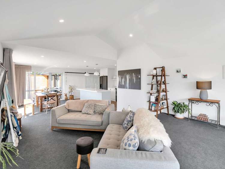 2 Upham Way Amberley_20