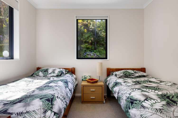 1/202 Lake Terrace Waipahihi_13