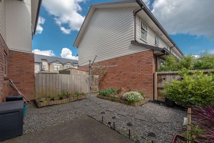 26 Chiefs Court Hamilton East_9