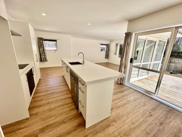 27A Easton Park Parade Glenfield_1