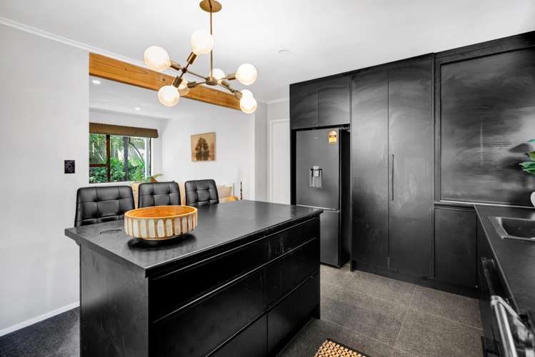 9 Ruskin Place Westown_5