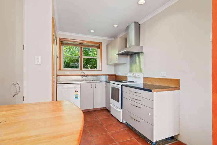 15 Montrose Place Takaro_5