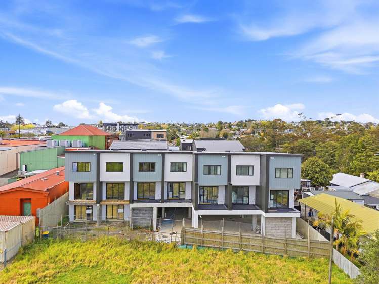 17 and 19 Glendale Road Glen Eden_10