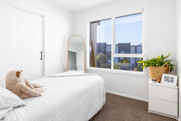 32 Hokioi Drive Kenepuru_16