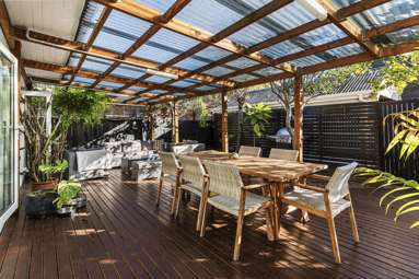 12 Sutherland Road_2