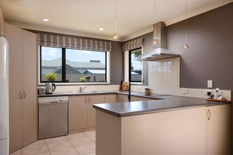 5A Robalan Place Redwoodtown_10