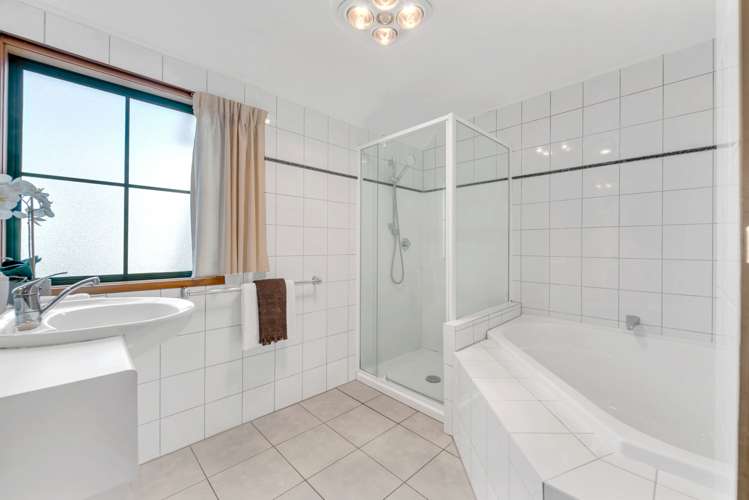 212 Whitford Road Shamrock Park_12