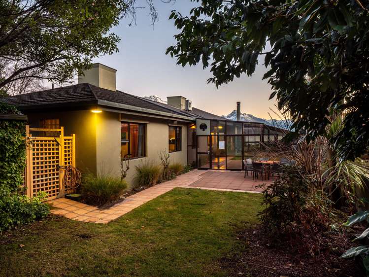 81 Hallenstein Street Queenstown_18