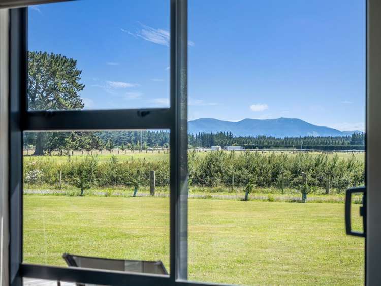 5 Eastwick Lane Eyrewell_32