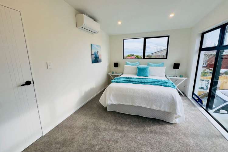 25 and 27 Jandell Crescent Bucklands Beach_21