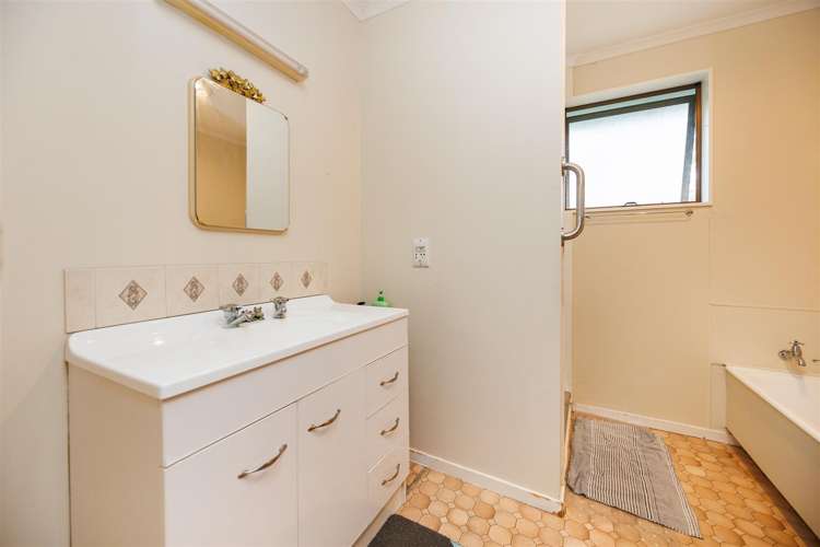 12a Signal Street Marton_16