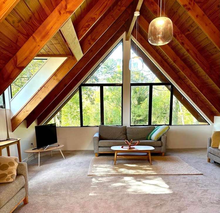 22 Tui Crescent Waiatarua_7