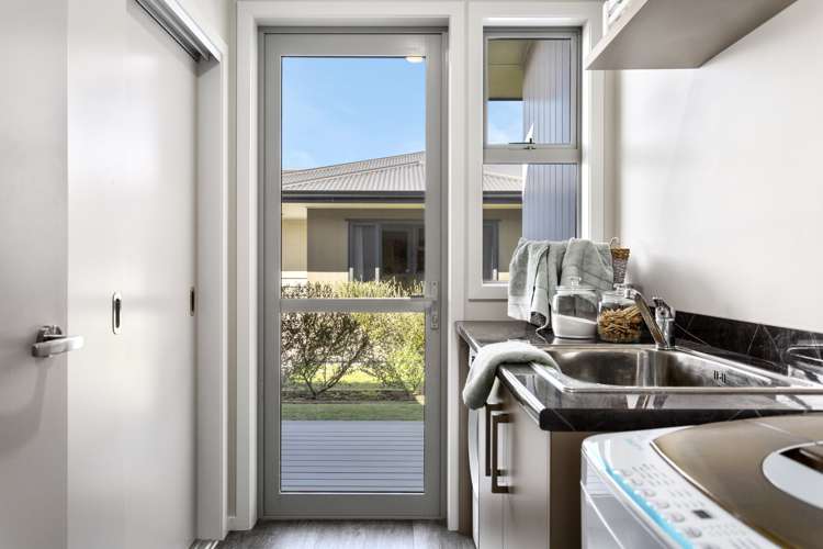 19 Noumea Drive Rangatira Park_16