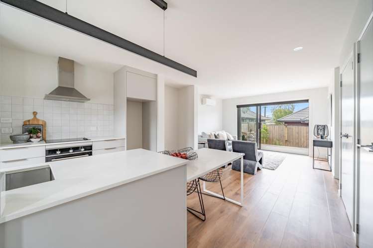 4/11 Lees grove Wainuiomata_14