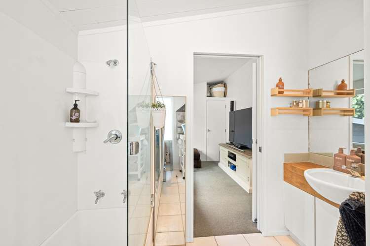 6 Pioneer Crescent Omaha_13