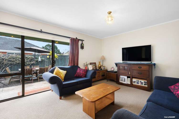 2/11 Cambourne Road Papatoetoe_1