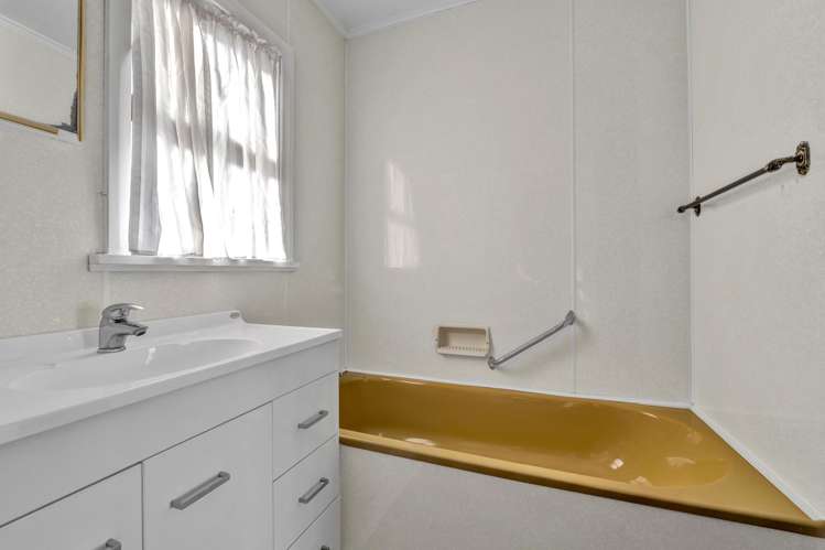 102 Brecon Road Stratford_16