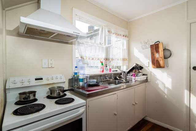 26 Derby Place Cannons Creek_2